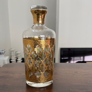 Culver Valencia Elegant Gold and Clear Glass Decanter
